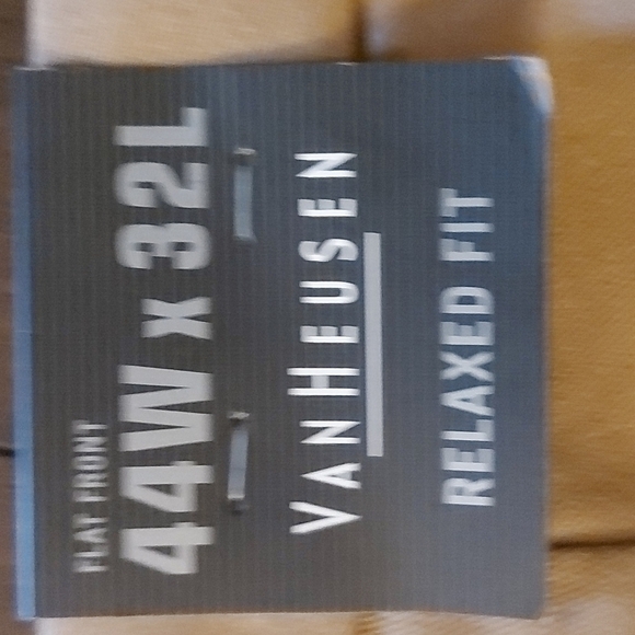 Van Heusen Mens Tan Flat Front Tan Khakis - Picture 4 of 5